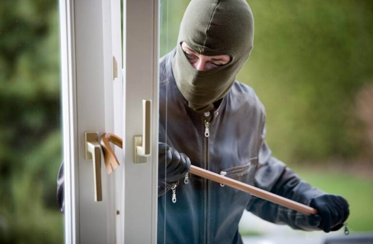 does-homeowners-insurance-cover-theft-express-facts-tips